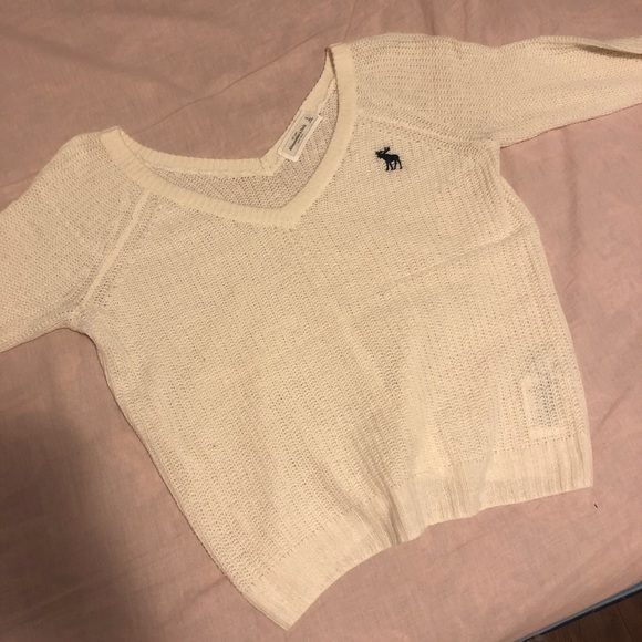 Abercrombie & Fitch Sweaters - ✨SALE✨ Abercrombi Off the shoulder Sweater Abercrombie & Fitch Sweaters - ✨SALE✨ Abercrombi Off the shoulder Sweater